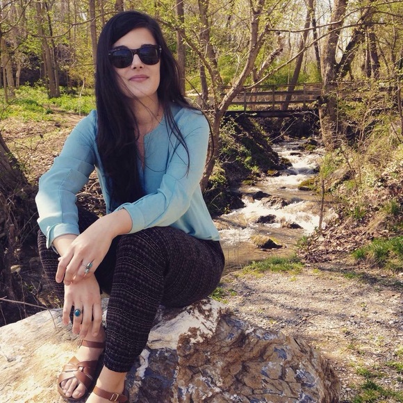 Meet your Posher, Brittni - Picture 3 of 8